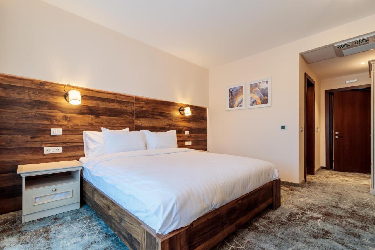 River Hotel & Spa Кэлимэнешти Экстерьер фото