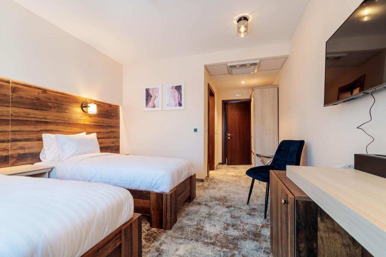 River Hotel & Spa Кэлимэнешти Экстерьер фото